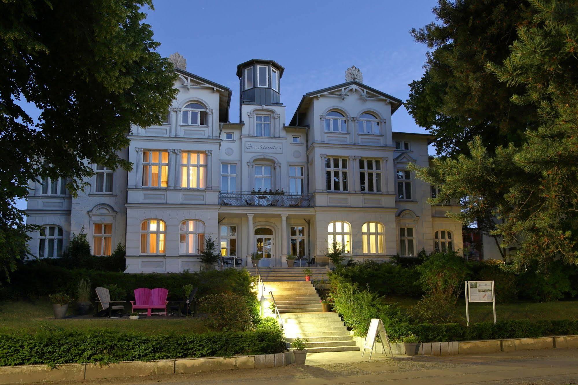 צינוביץ Aparthotel Seeschloesschen מראה חיצוני תמונה